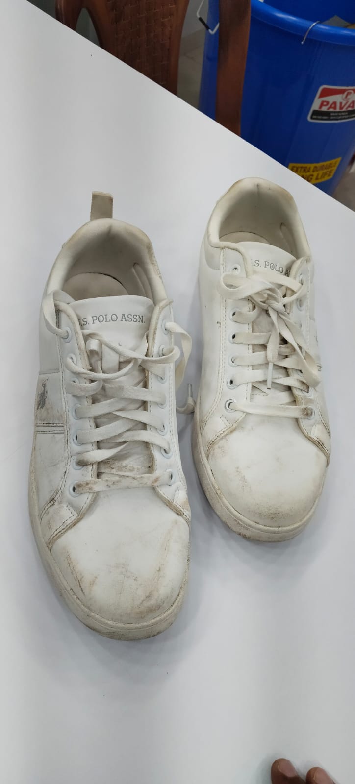 Before white shoe cleaning result